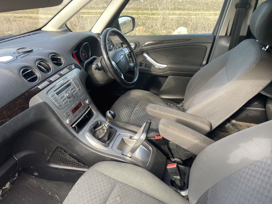 Dezmembrez ford galaxy 2010