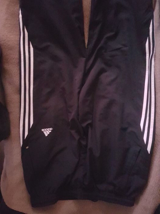 Pantaloni ADIDAS LA 110 ron negociabil