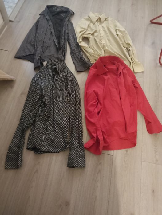 4 Cămăși cu mânecă lungă mărimea M in stare foarte bună.