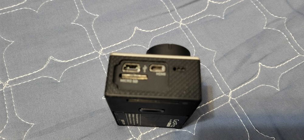GoPRO Hiro 3 fuctionala se vinde cum se vede fara alte accesorii