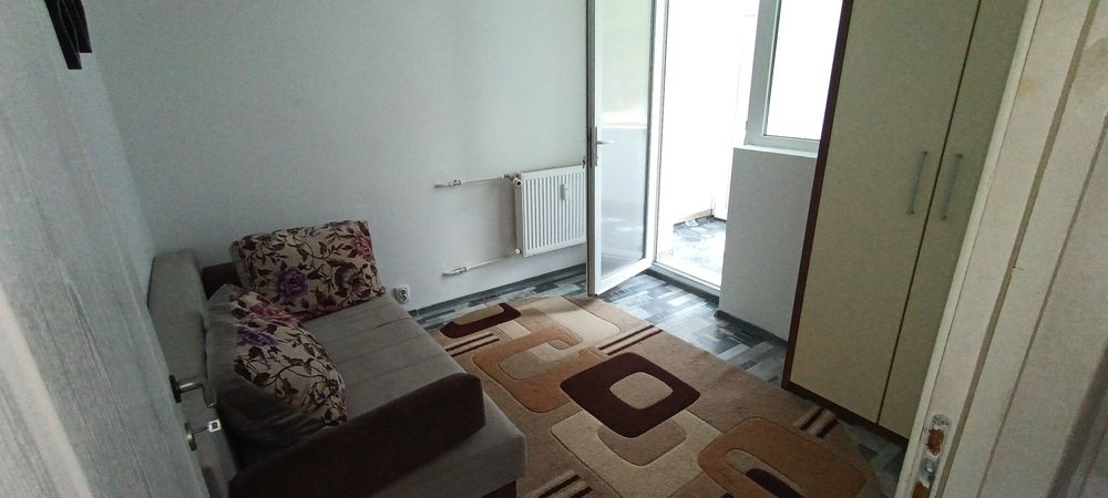 Vând apartament cu doua camere Oituz