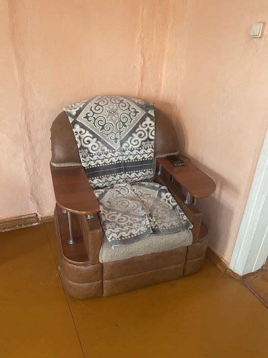 продам диван с креслом