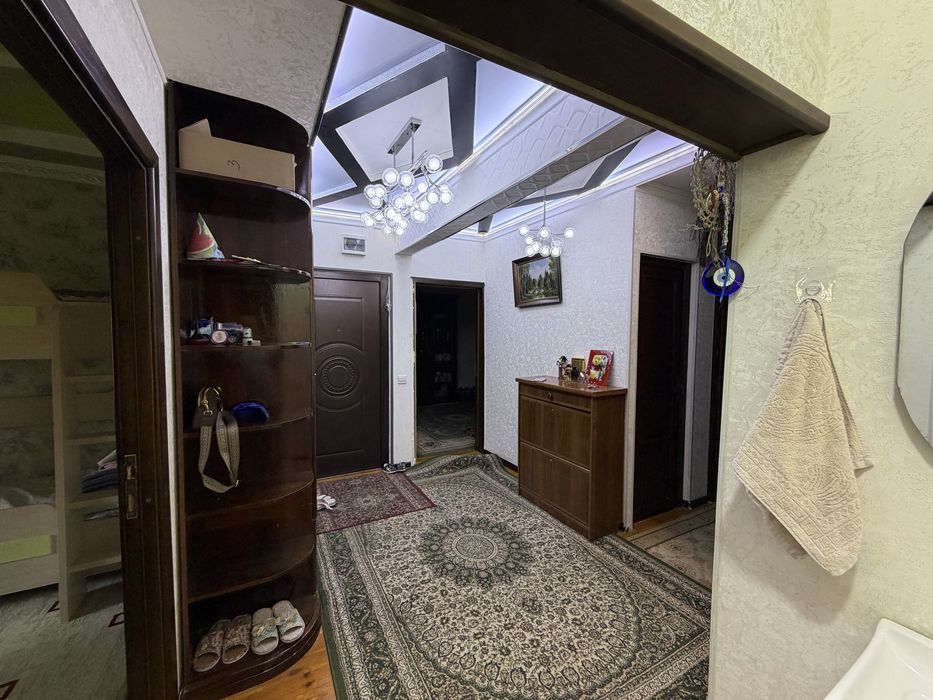 Уй арендага берилади. Сергели 8 А район 2 етаж 4 хонали 95кв.метр