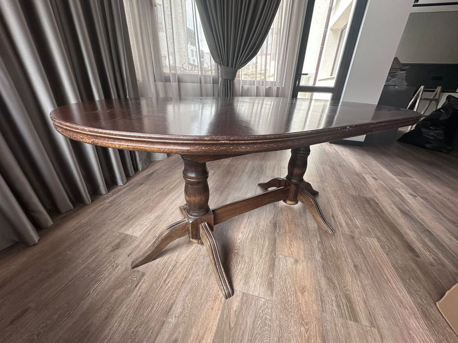 Разтегателна дървена трапезна маса