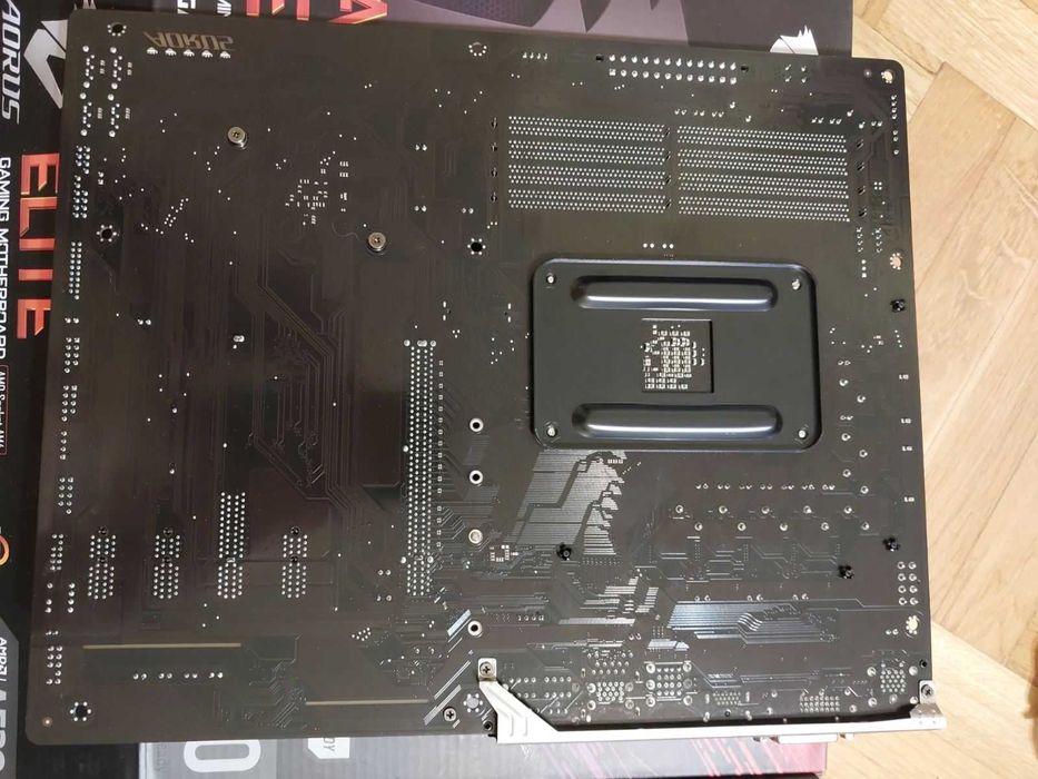 AMD Ryzen 7 3700X + Gigabyte A520 Aorus Elite