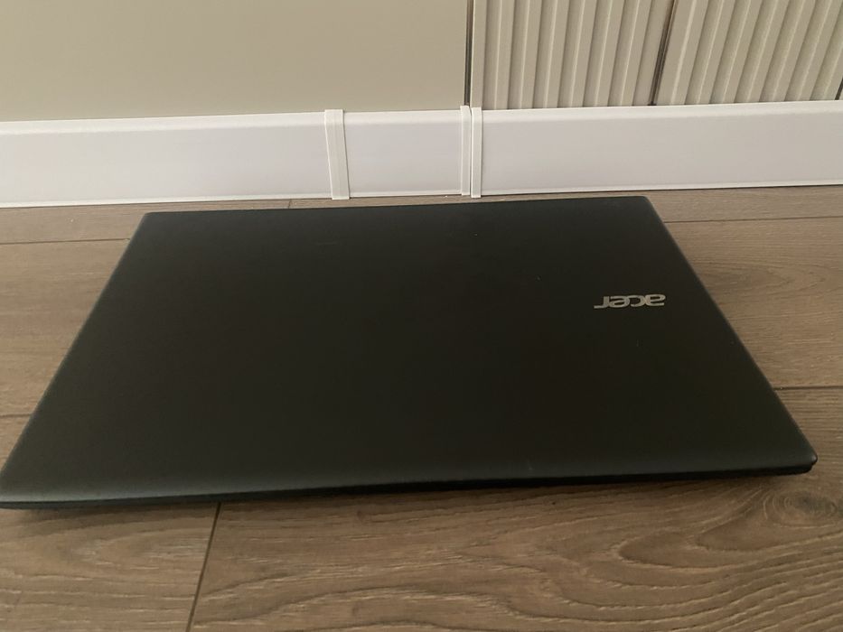 Acer ноутбук в отличном состояний.