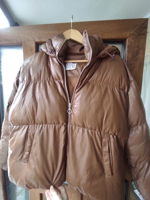 Перфектно яке, размер м-л,в цвят "камила"