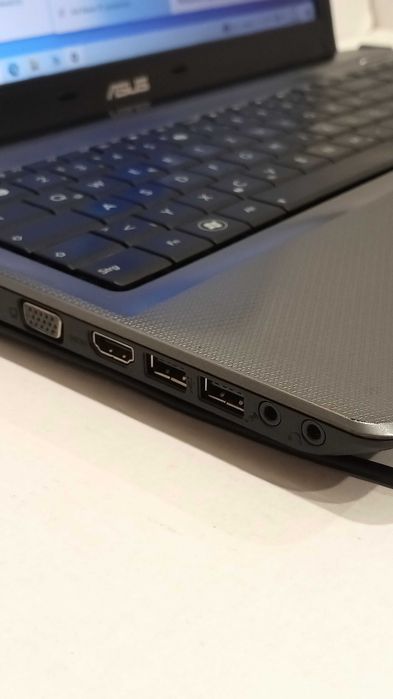 Лаптоп Asus A52F