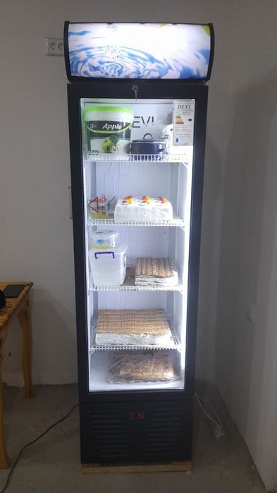 Новые фирменные витринные холодильники DEVI HS430. 380литр объём.