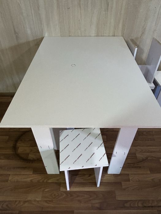 Продам стулья и стол