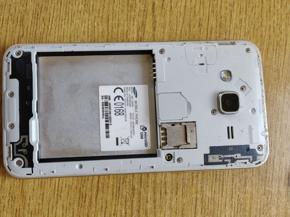 Продавам Samsung J3