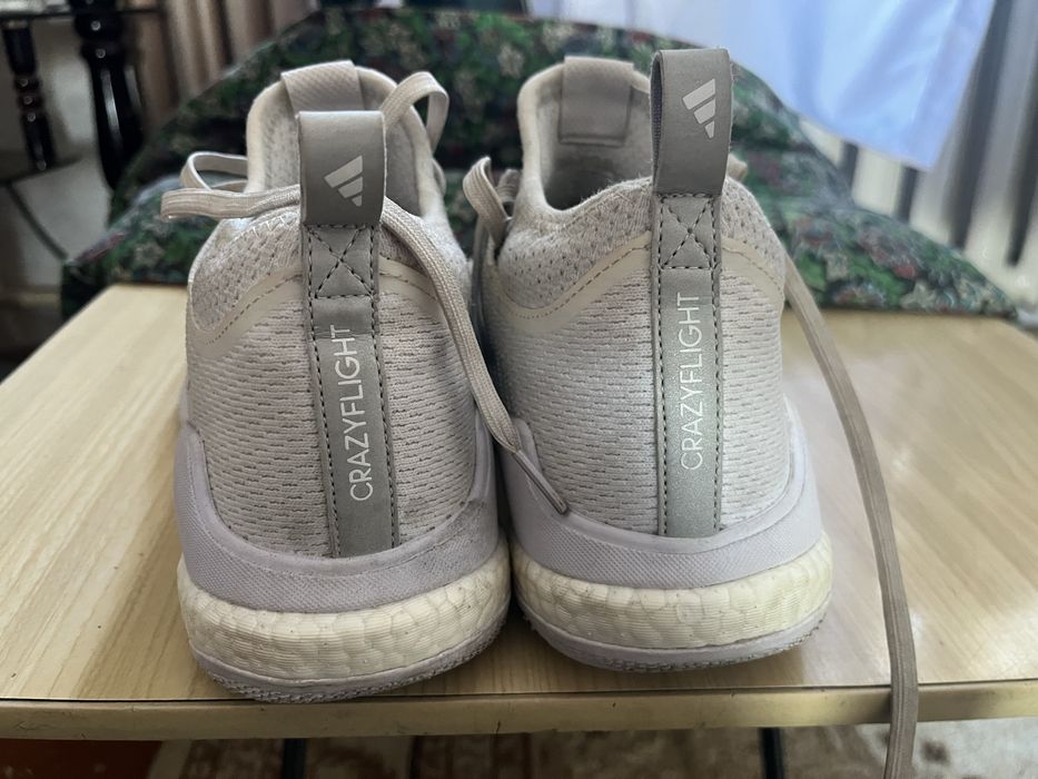 Волейбольные кроссовки