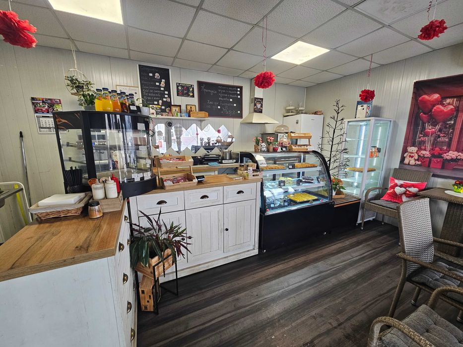 Продавам фирма с оборудване за сладкарница