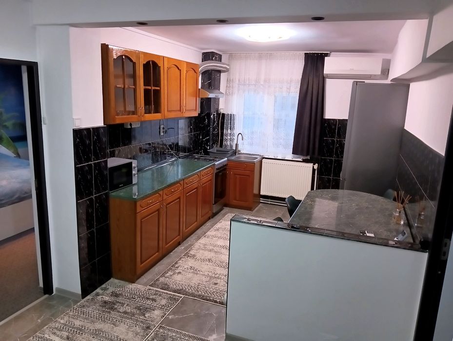 Apartament central de închiriat