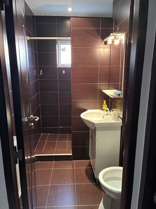 Inchiriez apartament