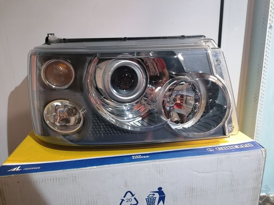Фар фарове за Land Range Rover Sport SP (HSC) HELLA Bi-Xenon.