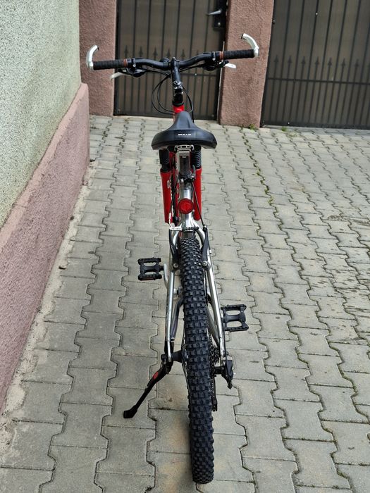 Bicicleta Trek aluminiu , 27(9×3)viteze, roti pe 26
