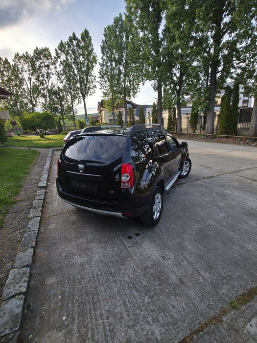 Vând Dacia Duster prestige 4x4