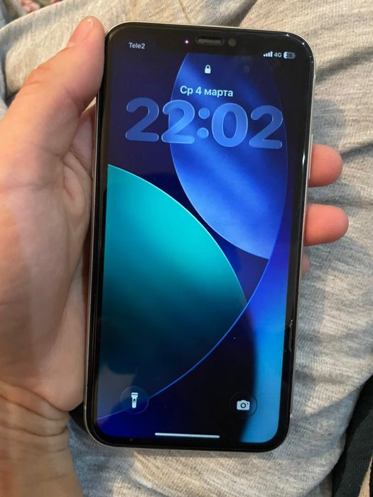 Продам Айфон 11