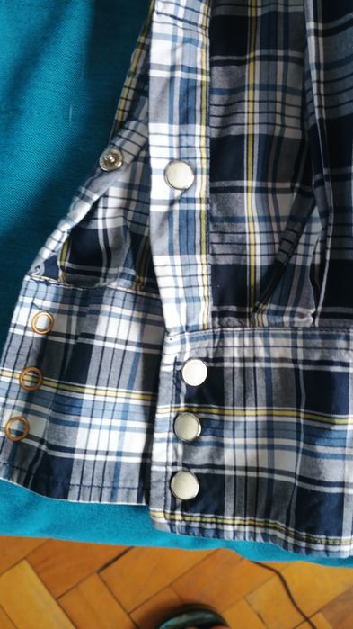 Продавам мъжка риза Carhartt ,размер Xl.