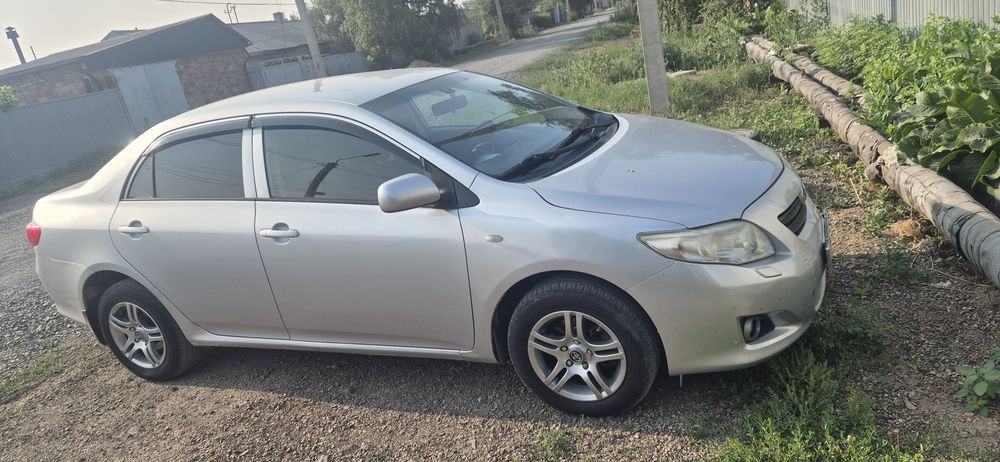 Продам машину Toyota corolla