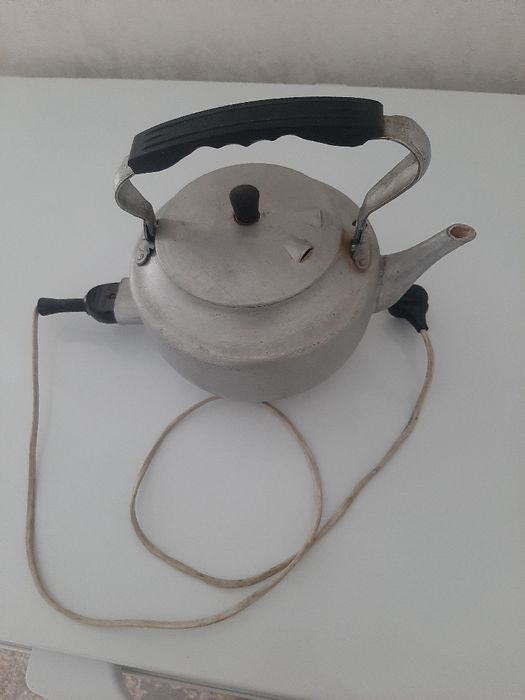 Чайник электрический времён СССР