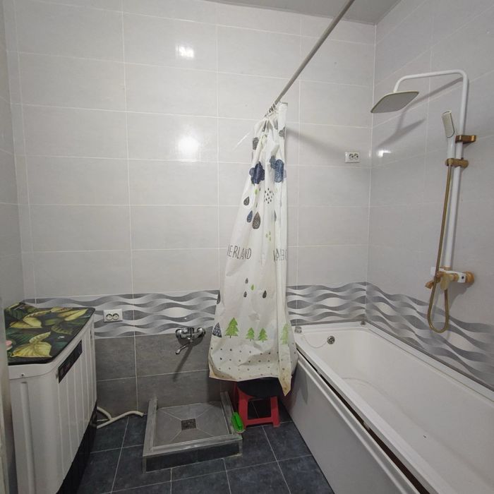 Сергили район Янги Дархонда 2 хонали квартира сотилади