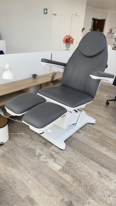 De vanzare!!! Scaun electric Sillon, pedichiura/podologie, 3 motoare.