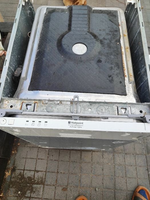 Продам посудомойку Indesit на запчасти
