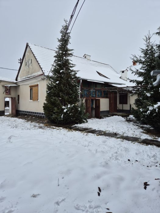 Casă spațioasă de vânzare în Porumbacu de Jos
