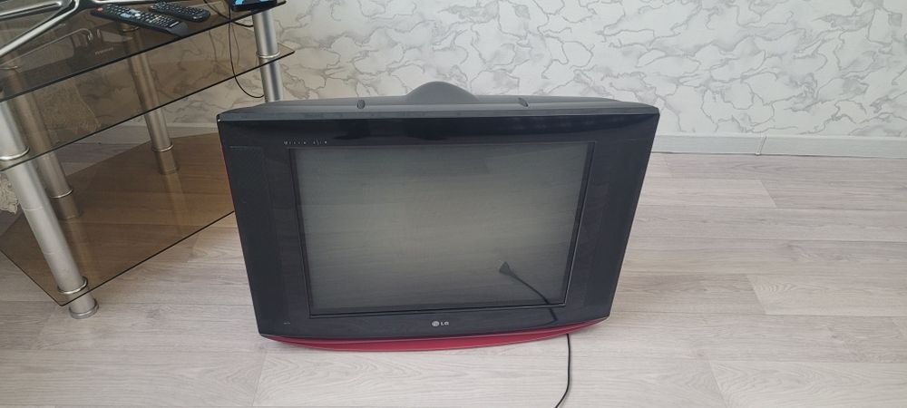 Телевизор  LG отдам