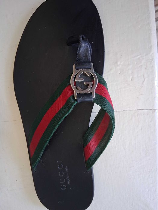 Slapi de barbat  marca  Gucci
