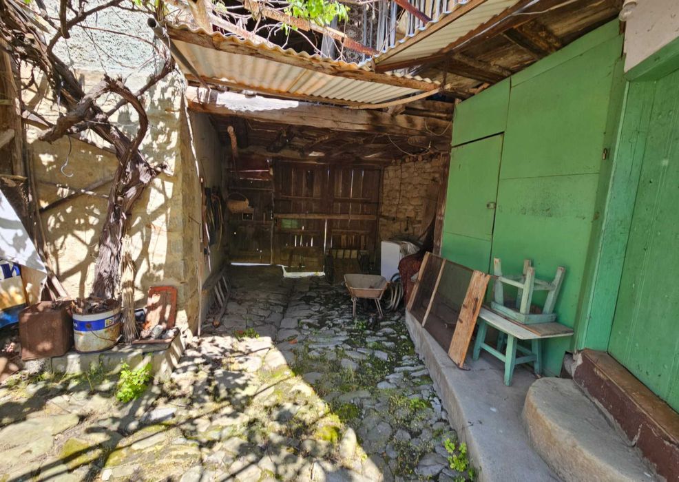 Къща в село Габровци
