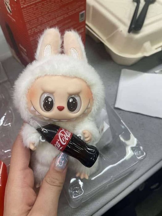 Колекционерски Labubu x Coca-Cola – Зимна лимитирана серия Pre order