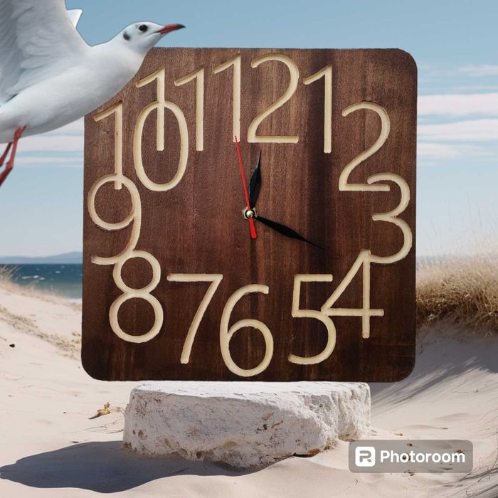 Дървени дизайнерски часовници за стена .