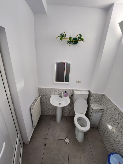 DE INCHIRIAT - Spatiu Comercial 130mp ( Parcare inclusa 400mp )