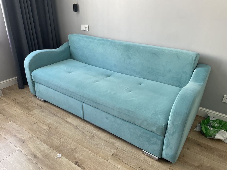 Продаю диван в хорошем состояний