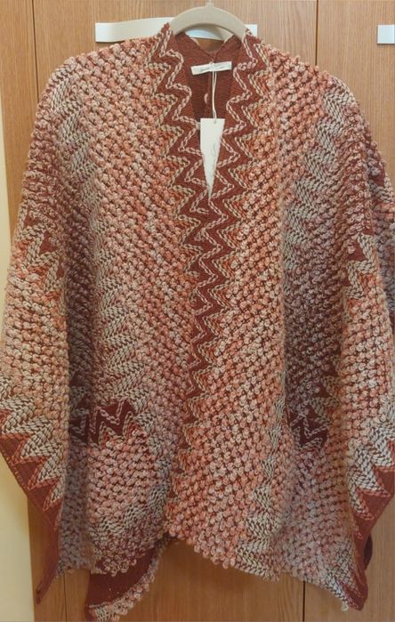Pulover gen poncho, nou cu eticheta