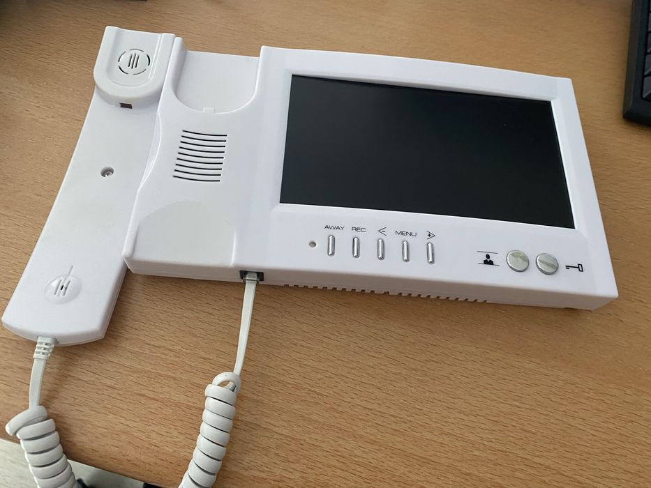 Продам видеодомофон VIZIT-M468MW белый