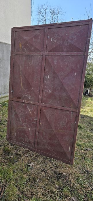 Vand usa poarta garaj din 2 bucati
