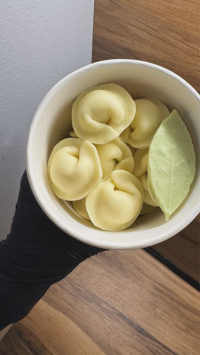 Шоколадный подарок на 8 марта финики