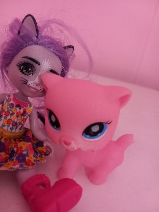 Катя и Таня играчките