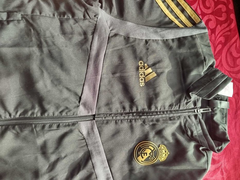 Тренировъчно яке на Реал Мадрид сезон 2019/2020