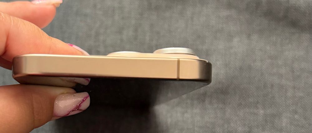 iPhone 16 pro max с Гаранция до ноември 2026г.