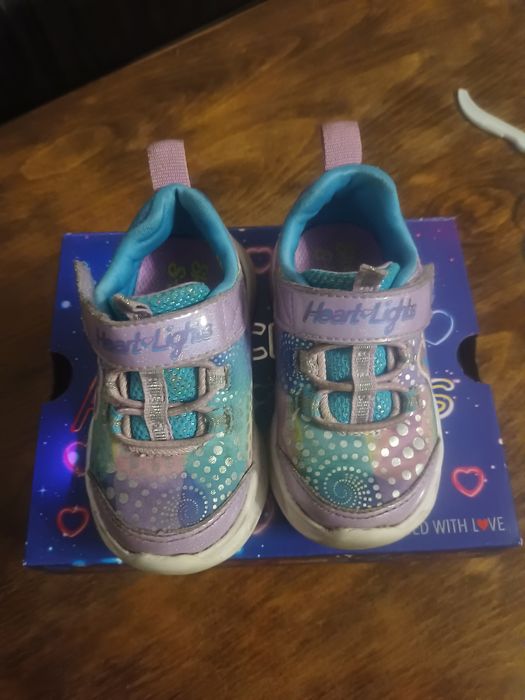 Adidasi fetita Skechers marimea 21