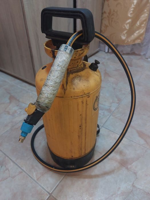 Pompa de stropit  manuala de 10L defecta