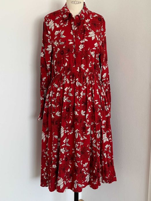 Rochie stil camasa , vascoza rosu. Nou .