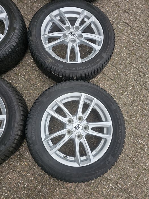 Jante Hyundai r16 cu cauciucuri de iarna
