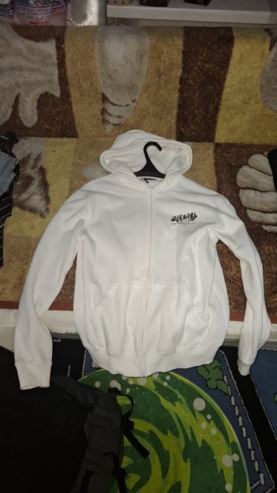 Продам кофту (зипка)