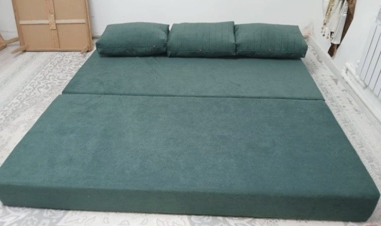 Продается Бескаркасный диван